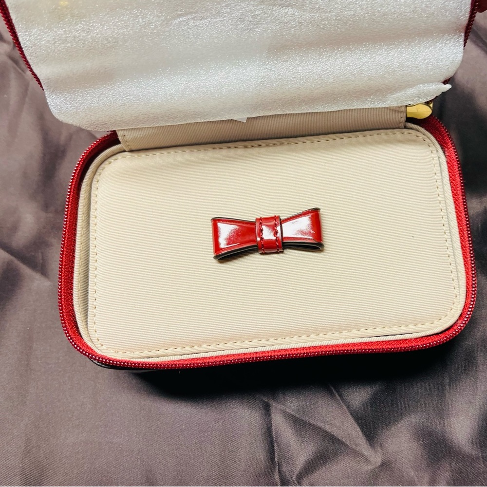 NWT! Red patent leather travel jewelry case - Picture 4 of 8